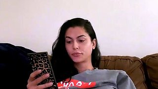 Brunette Tranny jerking in hard dick in solo Webcam