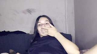 Vibrator Discharges in Pussy, Then Goes on Dildo