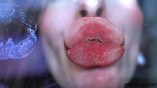 Glamour Girl Kiss with Sweet Shiny Juicy Lips