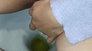 The Italian MILF Pisses in the Toilet - Amateur Ita