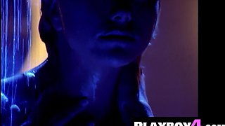 Busty Tits blond mommy posing totally naked