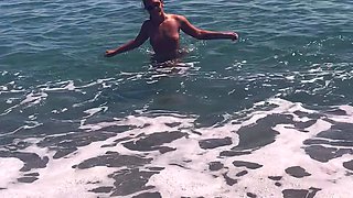 Amateur hottie fucked outdoor in public