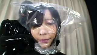 Amateur asian stepsister teen eating pussy in high def