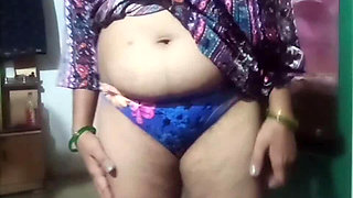 Indian Hot Bhabhi for Cock for Her Hard Ass Fingers and Pussy in Dildo Kar Orgasm Sukh Ho Gayi Hindi