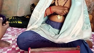 Devar Bhabhi In Shweta Bhabhi Got Aunty Massaged And Had Of Fun By Massaging Her Land Herself