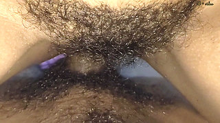The native village girlfriend shook her cock and inserted the cock into her pussy, in Hindi native voice.