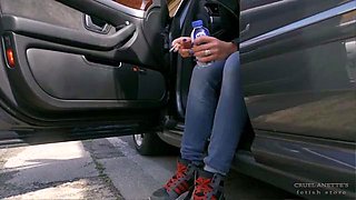 Minnie Manga Smoking In The Car And Spitting