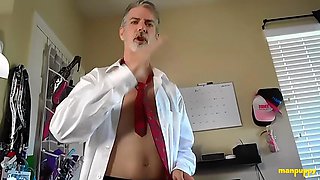 Kiss the Boss  Ass - Richard Lennox