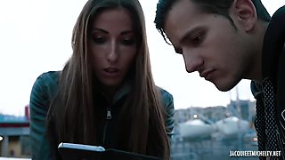 Valentina ends her trip with a very sensual plan... - Jacquie et Michel TV