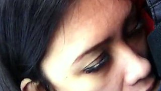 Filipina teen deepthroats in a car.
