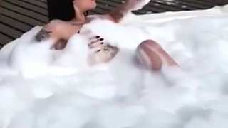 Brunette bubblebath pool bodygoals