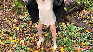 Extremely horny MILF pussy squirts outdoors