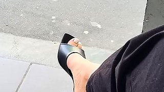 Amateur Foot Fetish Girlfriend Sucks and gives a Footjob