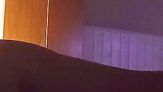 Hijastra Joven Con Su Vagina Peluda Sintiendo La Polla De Papi Hasta Tener Su Orgasmo. Le Encanta Jugar Con Su Padrastro