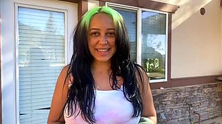 Amateur wild chick solo masturbation