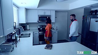 Buxom girl want to pound with me at abandoned house