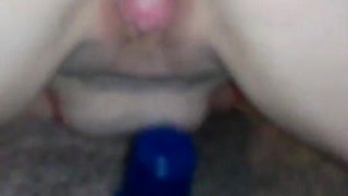 Jessi Stretches Out Loose Pussy with a Cup