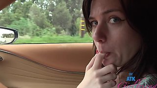 Petite brunette gets her pussy pounded in the car