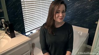 We meet the sexy and cute Kelly Morgan - WeAreHairy
