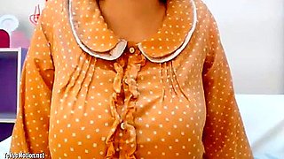 Erotic live chat with cute beautiful girl