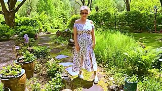 SUPER-FUCKING-HOT MOM ONLYFAN Flick Content PHAT TITTY Backyard Glimpse COMPILATION