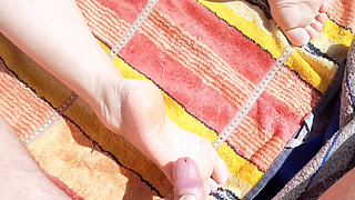 Selena's Naked Outdoor Posing and Small Feet Worship