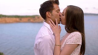 Vika Lita & Alberto Blanco: Brunettes in a steamy poolside 69