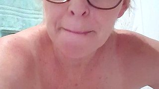Amateur Big Boobs jerks Big Dick