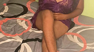 Sexy hot house wife show her body
