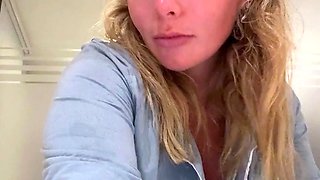 Bonnie Blue Pregnant Babe Shows Off Her Tits
