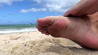 Amateur girlfriend fingered and rammed outdoors at the beach