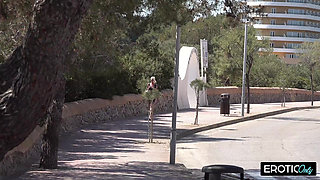 Spontaneous Fuck on the Side of the Road Hungry MILF Gives It Her All