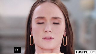 Cool Anya and Lika's gape clip