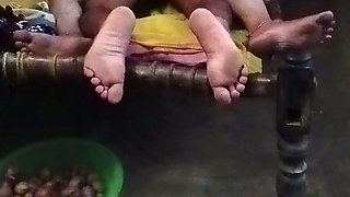 Padosi ki ladki ko pela chupke se jakar