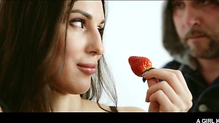 Lilu Moon Captivates with Hot Action After Photoshoot