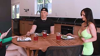 Guess Who's Cumming To Dinner?.Sarah Illustrates / Brazzers