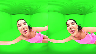 Lady Dee Needs a Face to Sit On