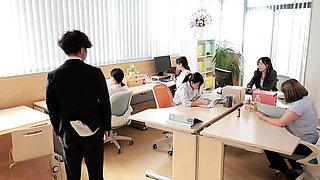 I Was Bullied By Everyone At The Command Of My Female Boss,