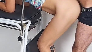 The Gynecologist Promised His Wife a Pregnancy... and the Wife Ended up Pregnant, Leaving Her Husband a Cuckold!