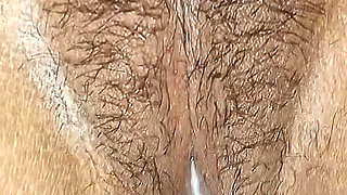 The Brother Saw the Sexy Sister's Pussy and the Cream of the Pussy Came Out.