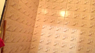 Naked babe in the bathroom