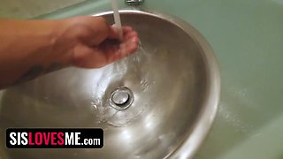 Sis Loves Me - schlong craving blonda teen sneaks on her brother in the shower to witness his Big Dick