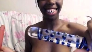 Ebony Amateur Toys Her Hairy Pussy on Webcam
