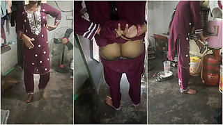In the kitchen, water was taken out of stepsister stepbrother's penis, showing big boobs and Hindi audio best handjob.