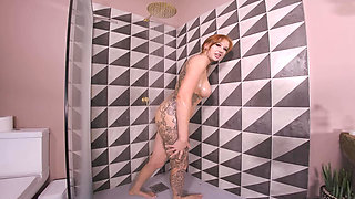 Zara Fox - Sexy Shower