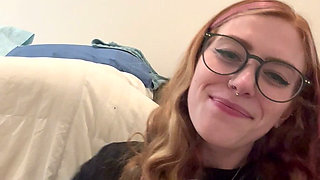 Tattooed Ginger Sucks on Her Toes