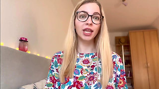 2 Ways to Recognize a Real-life Dominatrix