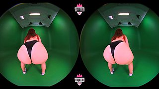 amateur raintree03 flashing ass on live webcam