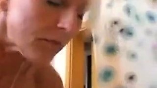 Reife Deutsche Hausfrau hart gefickt und gefistet