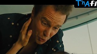 Olga Kurylenko Caboose, Knockers Episode in Seven Psychopaths